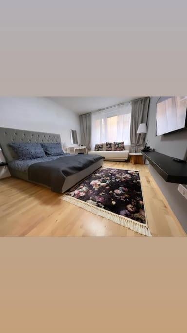Old Town Vienna Three #3 Apartment Exterior photo